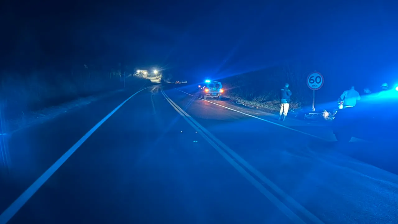 Colisão entre motos deixa homem ferido em estado grave na MG-431