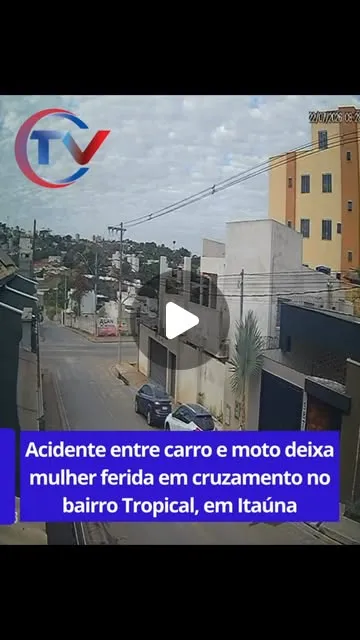Acidente entre carro e moto deixa mulher ferida no Tropical