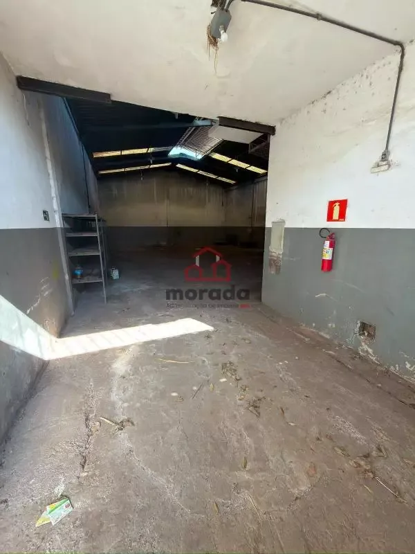 Galpão para alugar com 262 m² na Vila Tavares