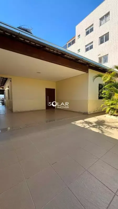 Casa à venda no bairro Belvedere, em Itaúna
