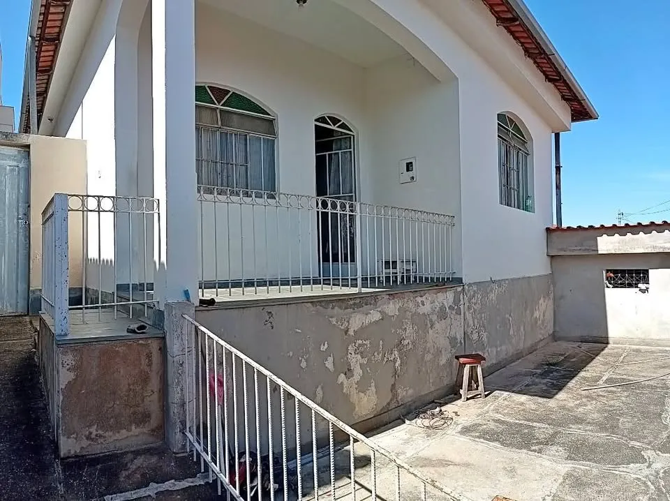 Casa à venda no Centro, terreno de 370 m²