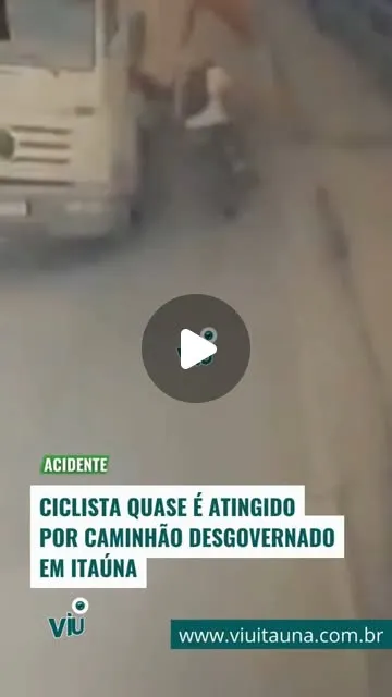 Caminhão desgovernado atinge ônibus em Itaúna