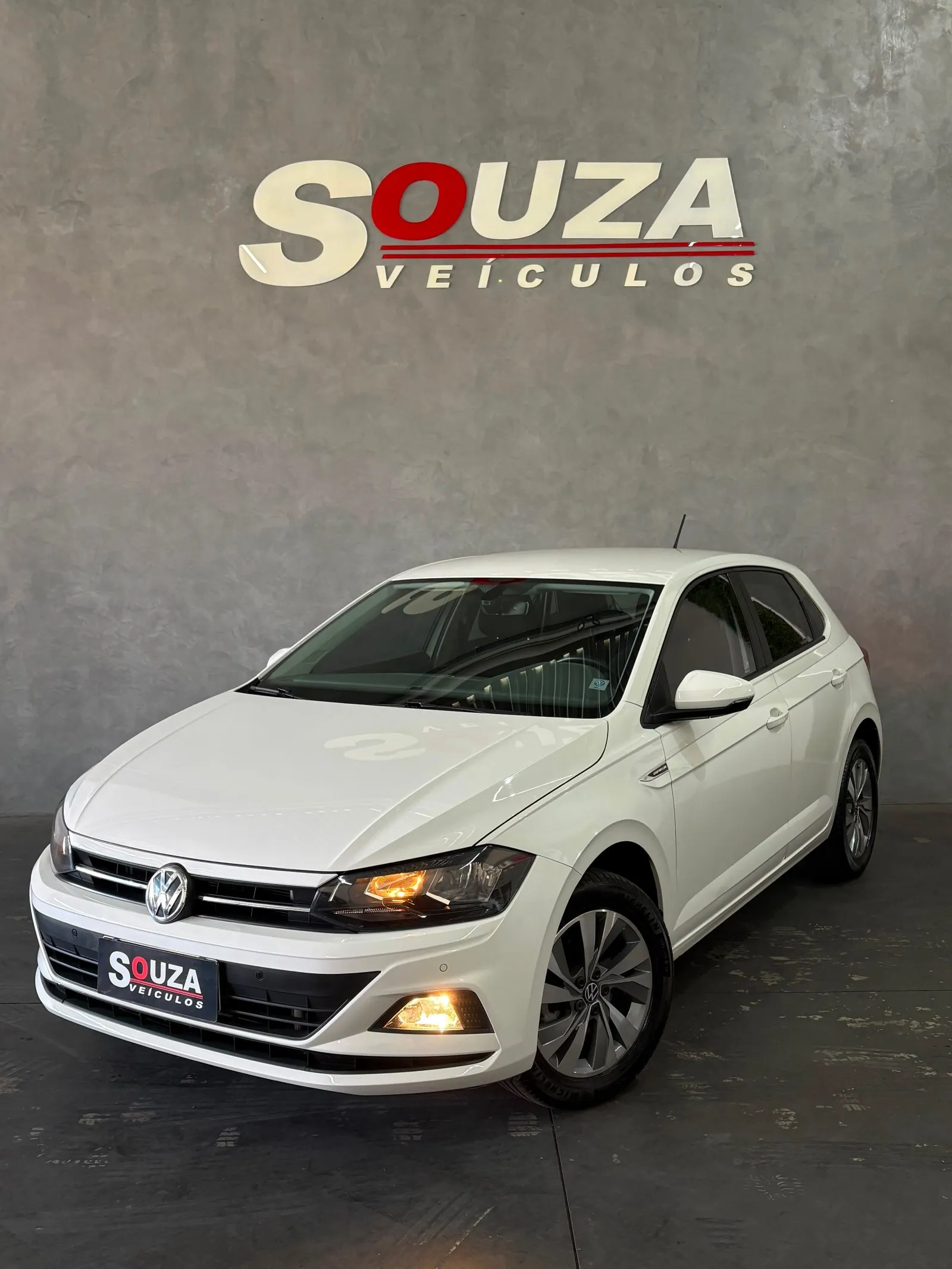 VW Polo Comfortline 2019 50.000 km - Impecável