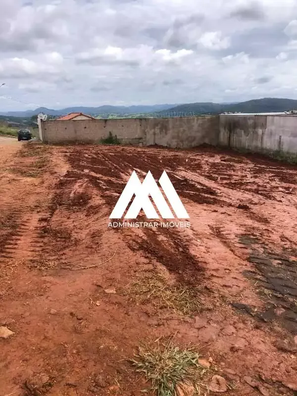 Lote de 240 m² à venda no Parque Jardim, R$ 115 mil