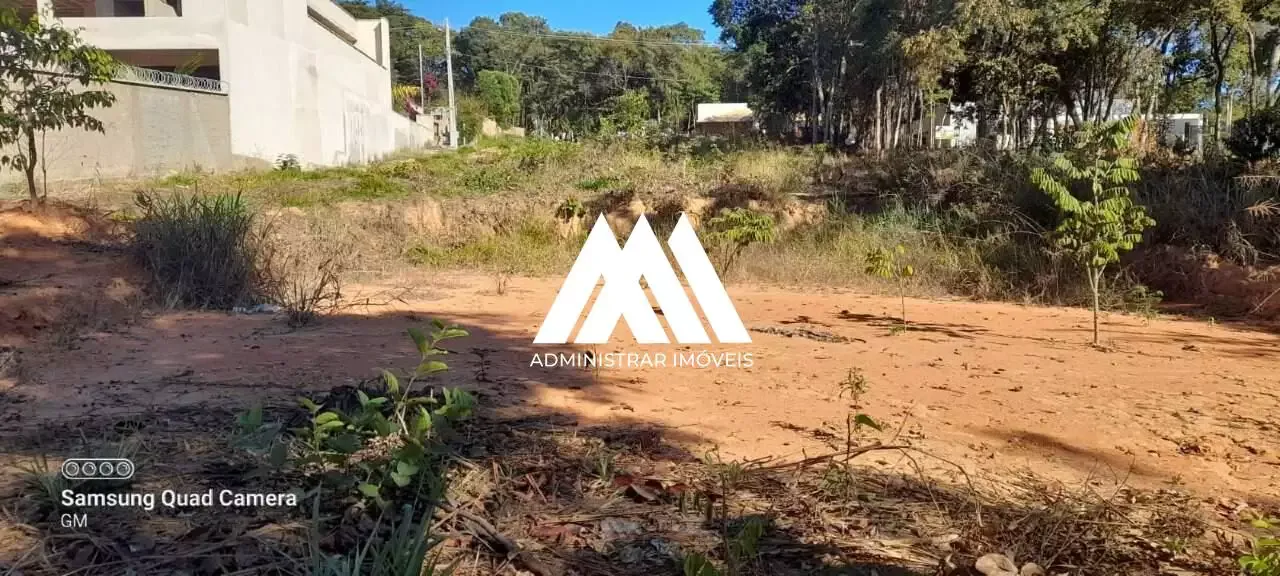 Terreno de 1.200 m² à venda no Recanto dos Pássaros