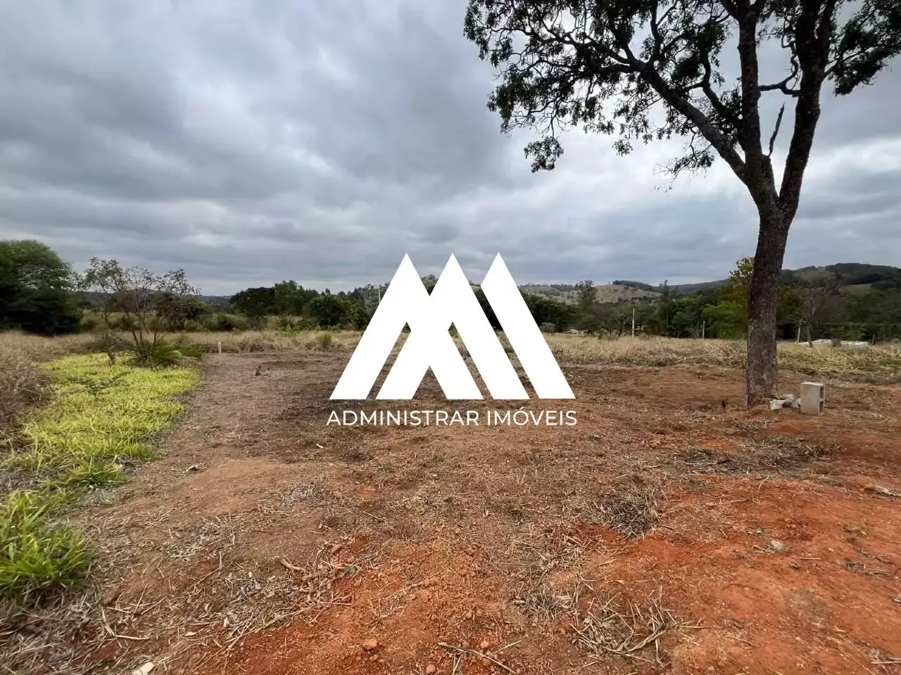 Lote de 300 m² à venda nos Campos