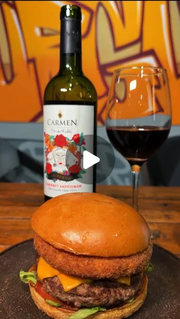 Vinho harmoniza com hambúrguer artesanal no Villa Burger