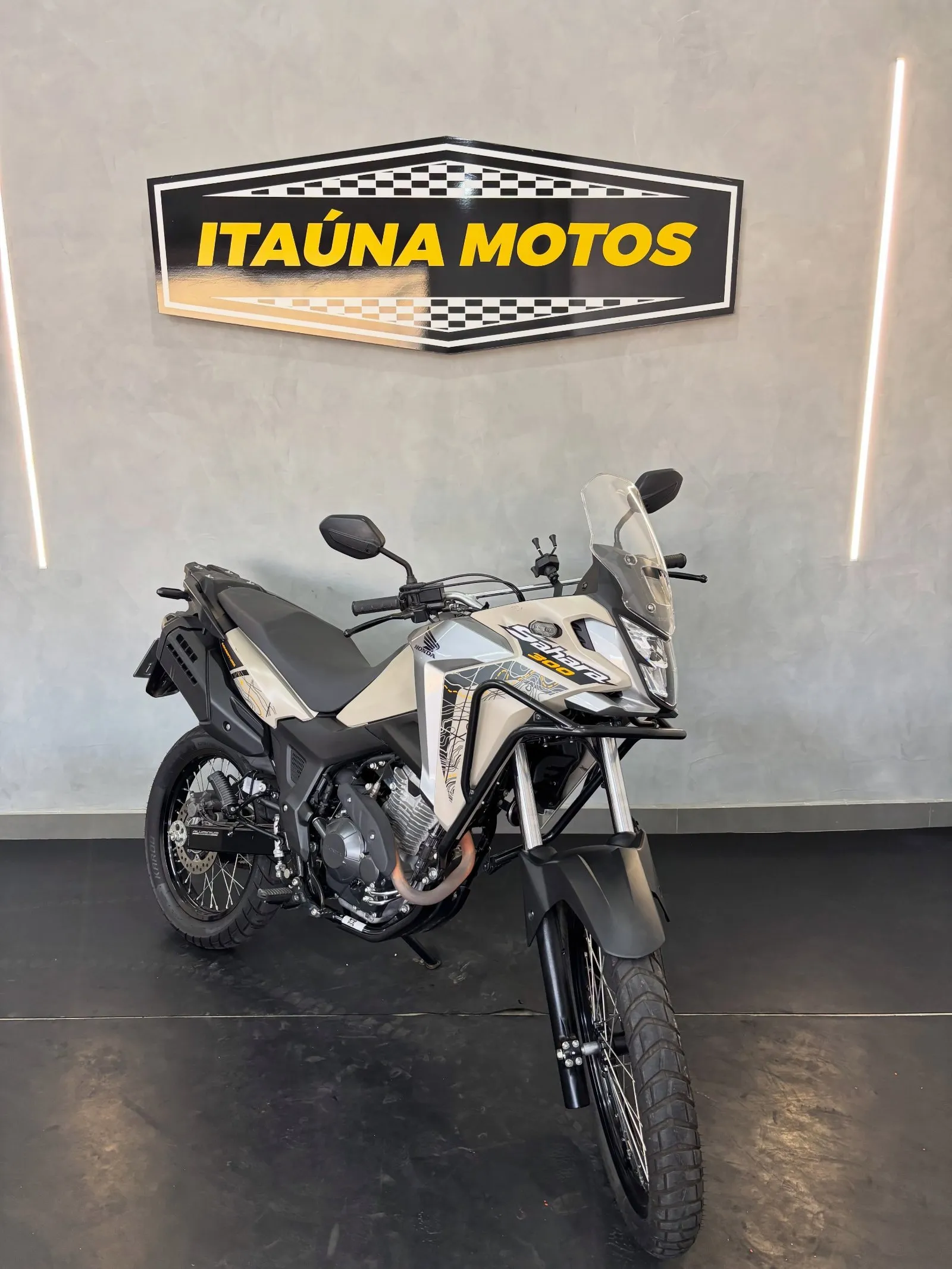 Honda Sahara ADV 300 2025 – 3.700 km