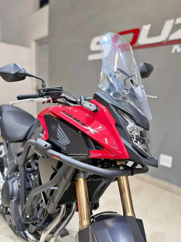 Honda CB 500X 2024 com apenas 9.600 km rodados