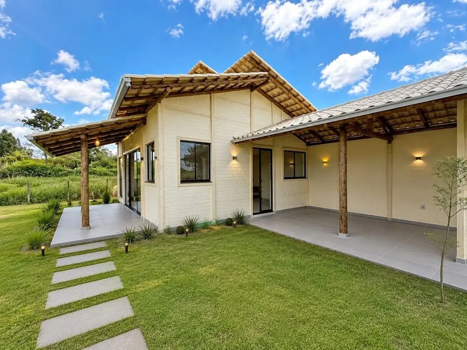 Sítio à venda em Serra Azul – 2 quartos e piscina
