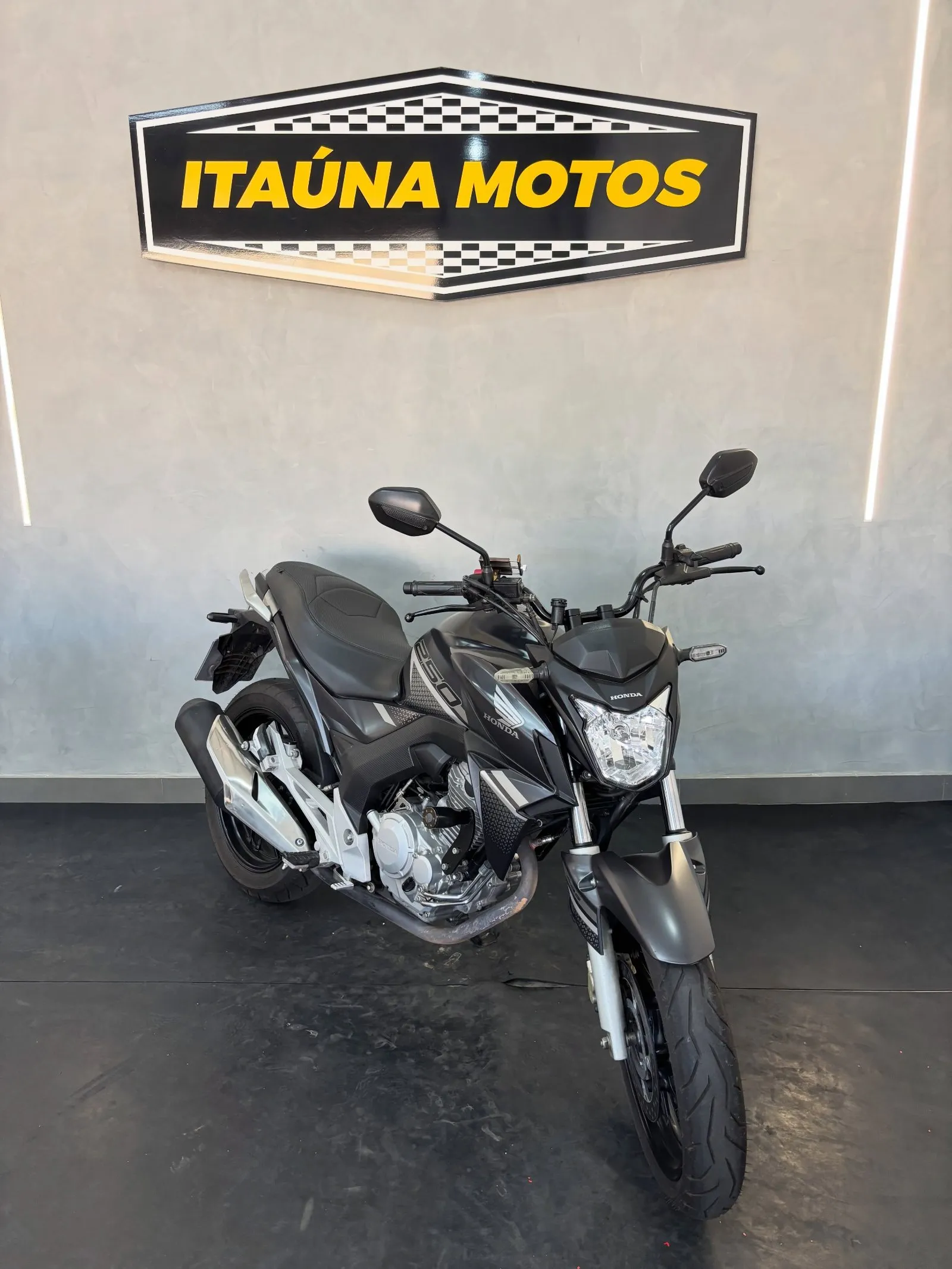 Honda CB Twister 250 ABS 2022 - 16.000 km