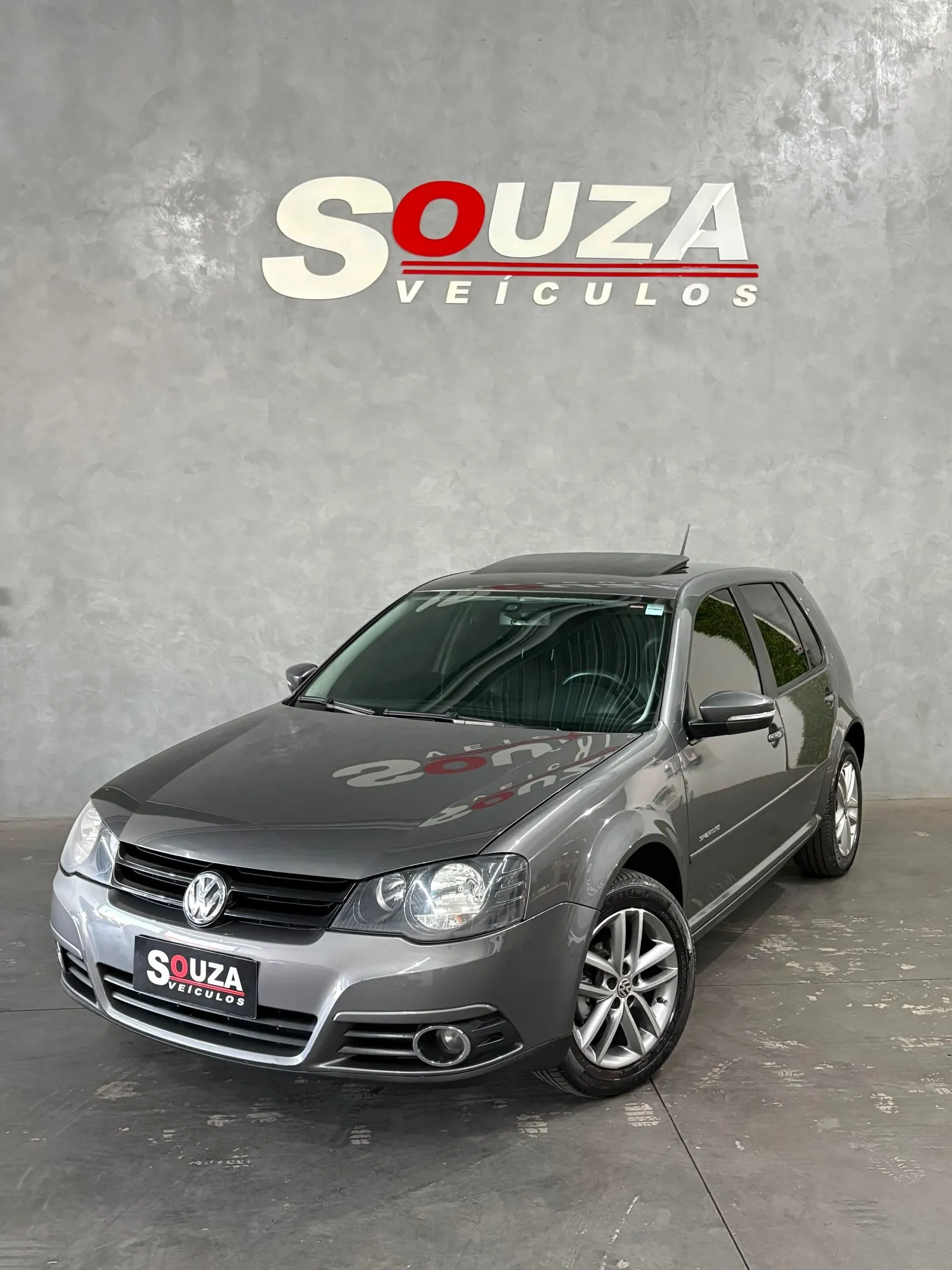 Volkswagen Golf Sportline 2014 1.6 com teto solar