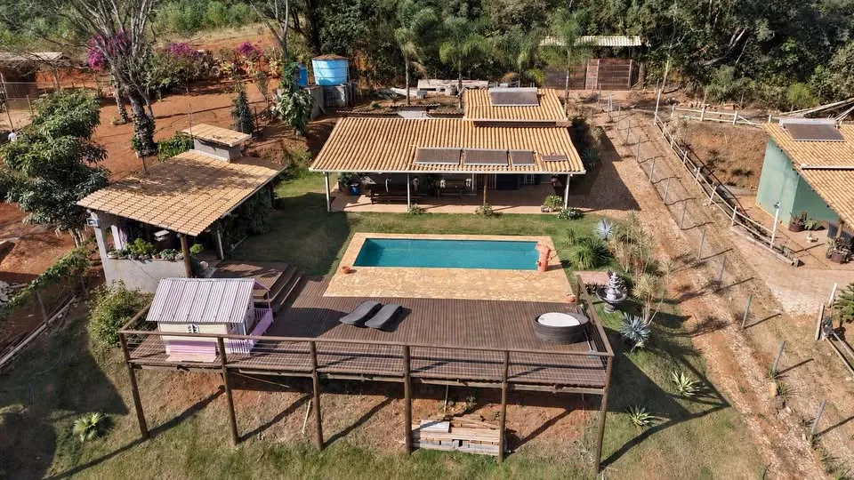 Sítio 2300 m² com 3 quartos à venda em Medeiros