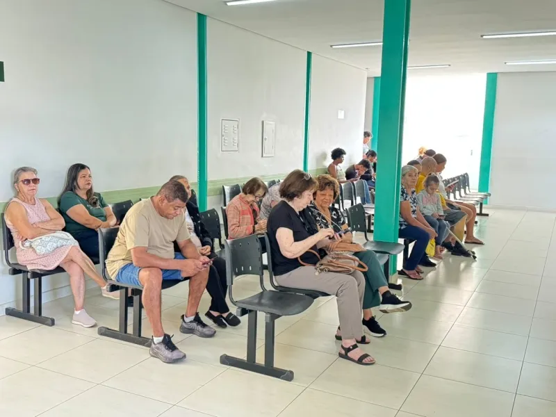 Prefeitura de Itaúna amplia acesso à saúde auditiva e garante aparelhos para 95 pacientes