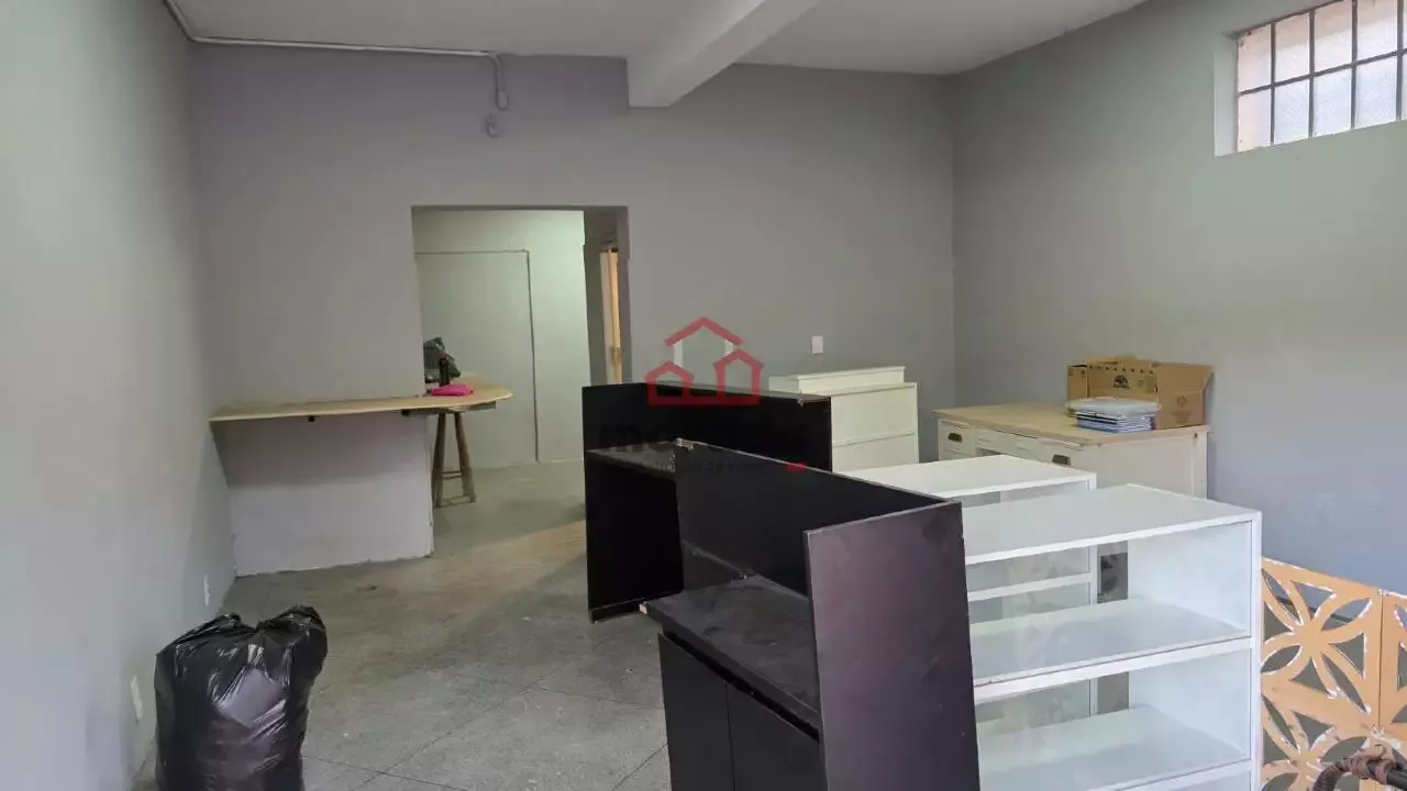 Loja de 62 m² com banheiro para alugar no Irmãos Auler