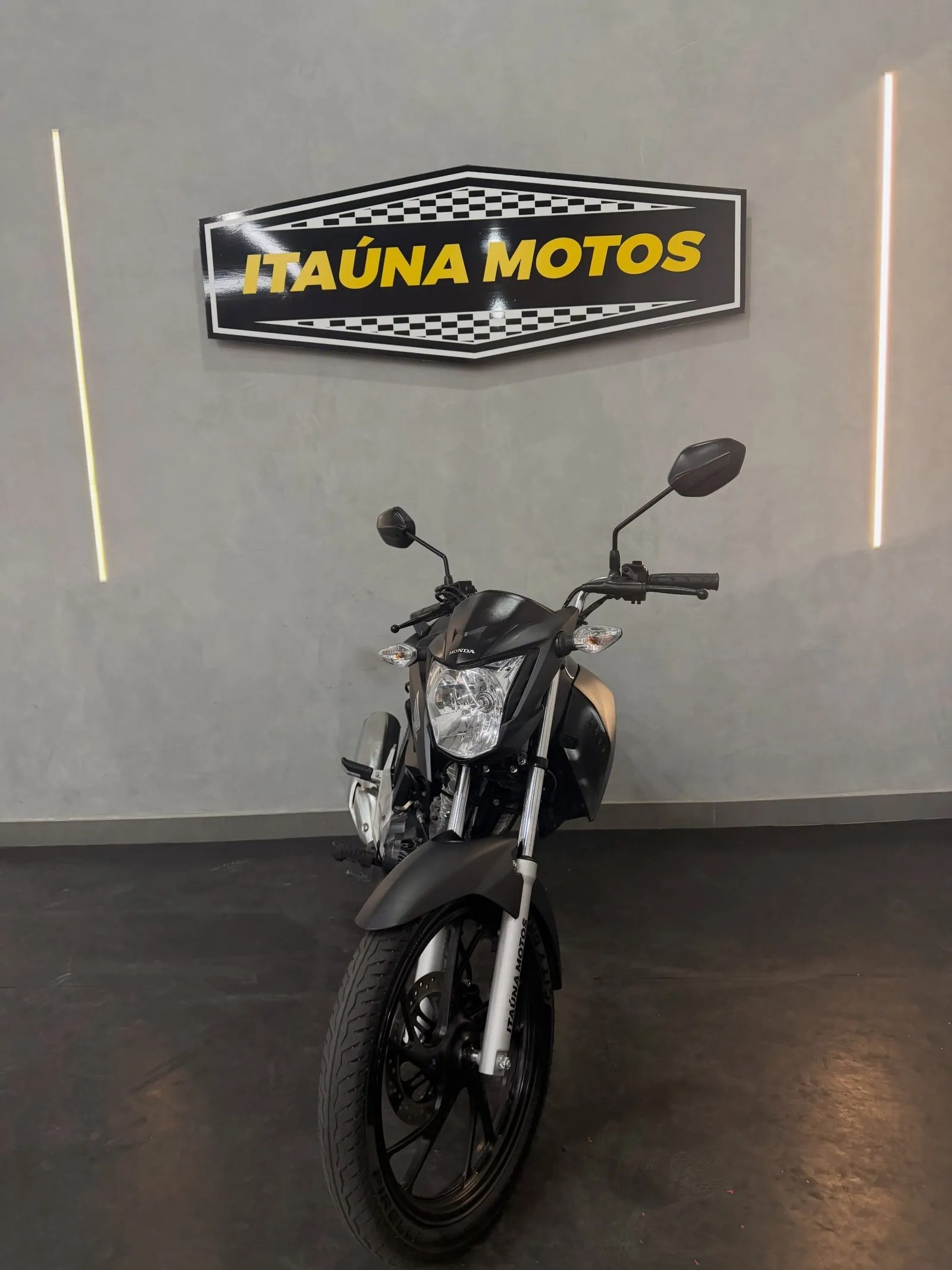 Honda Titan 2024 – 9.200 km, R$ 20.900