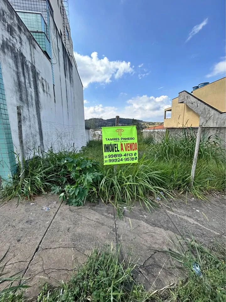 Terreno de 576 m² à venda no Bairro Lourdes