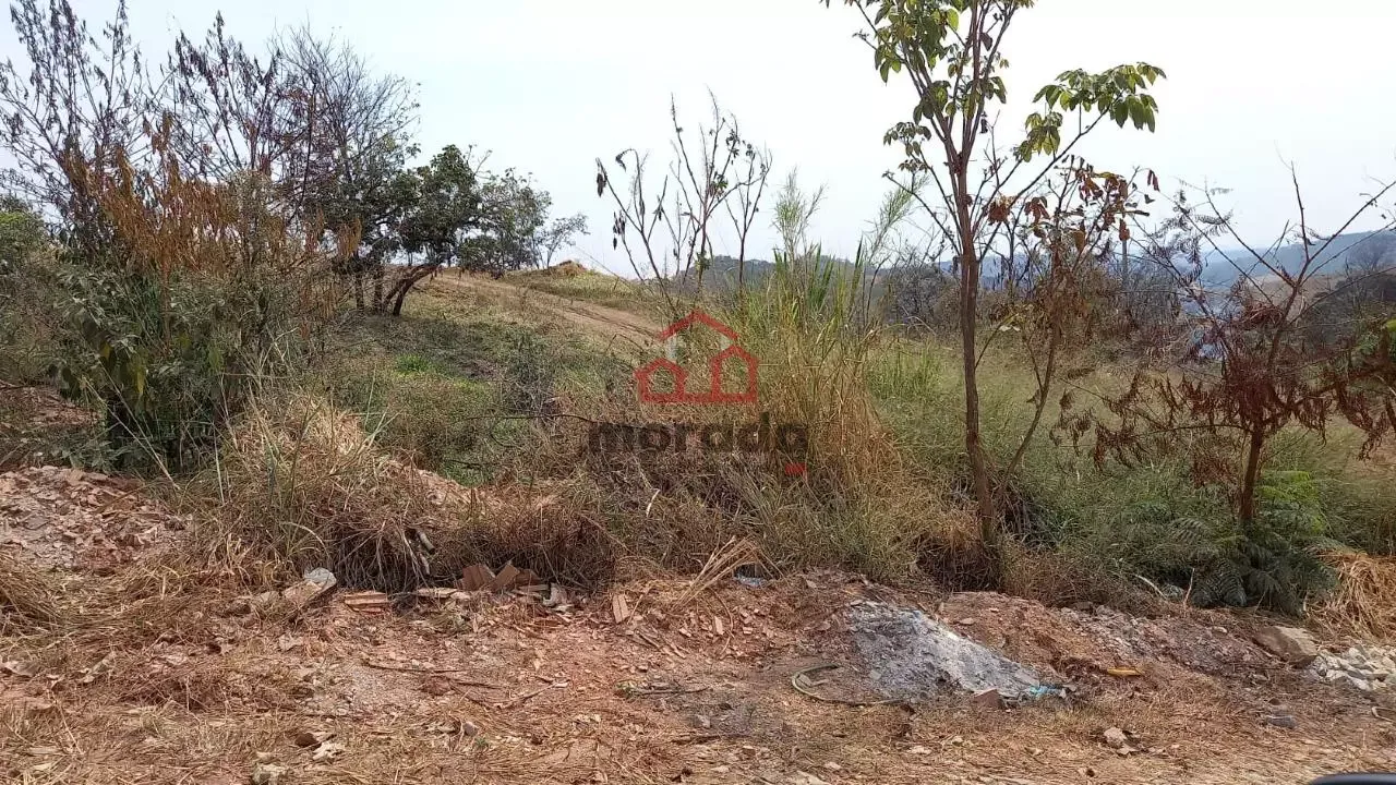 Lote à venda no Residencial Vale das Aroeiras