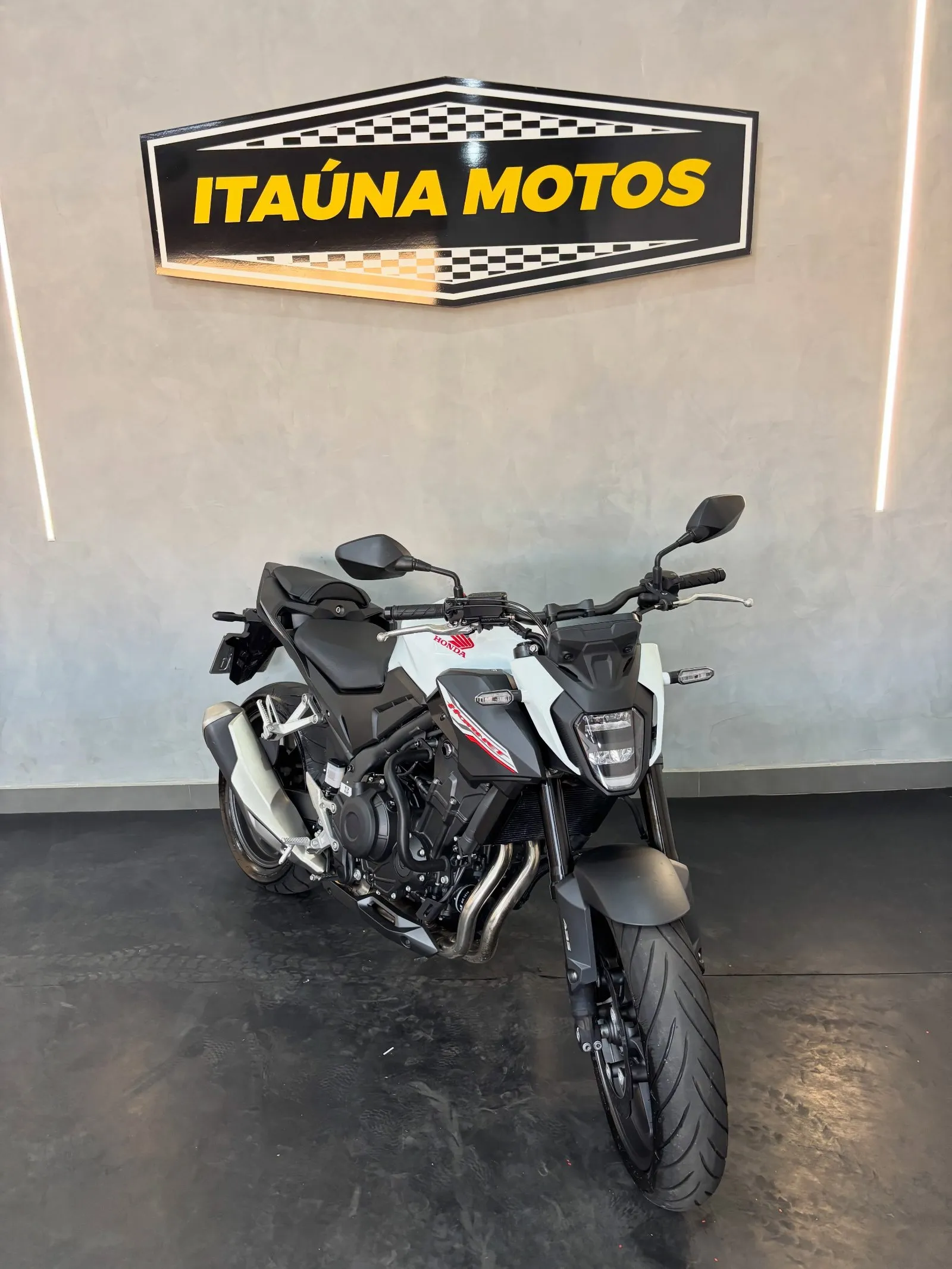 Honda Hornet 500 – 2.800 km