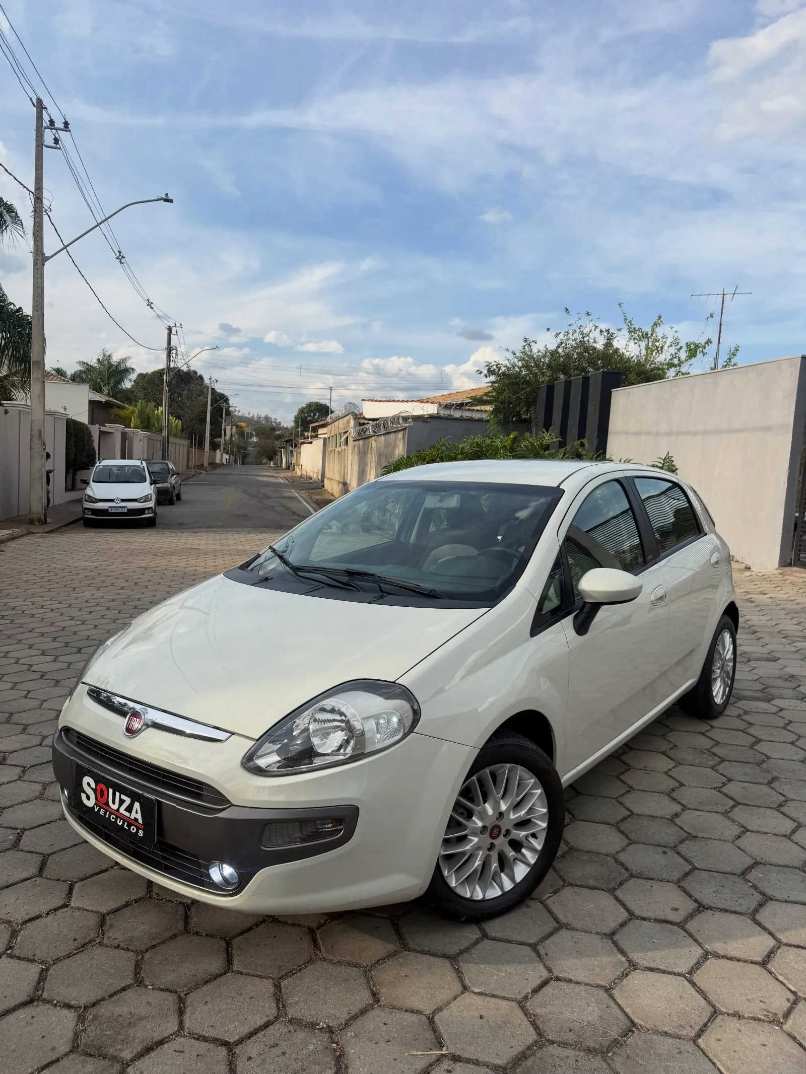 Fiat Punto Essence 1.6 2016 – 143 mil km