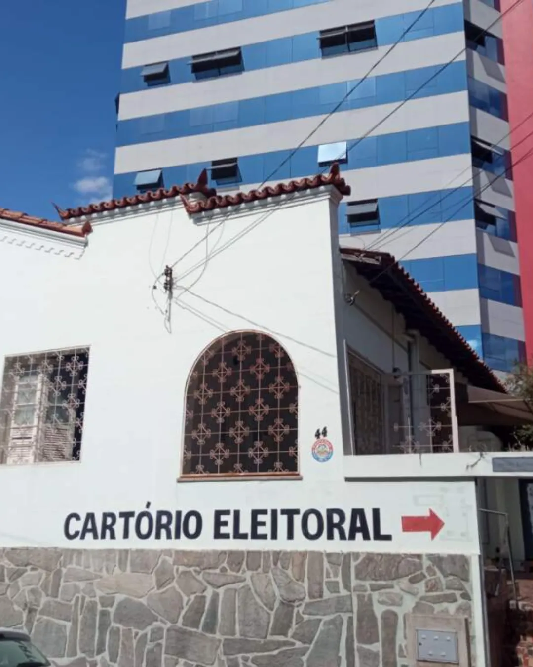Cartório Eleitoral de Itaúna informa mudança de local de três seções para as Eleições de 2026