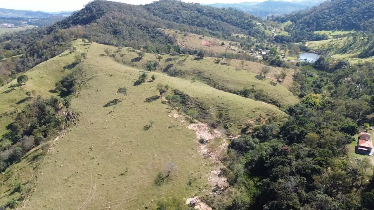 Terreno de 7 hectares à venda na Zona Rural