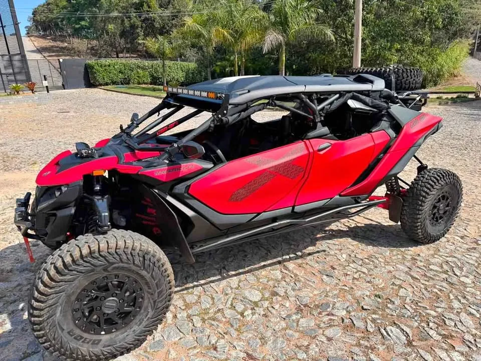 Can-Am Maverick R X Max 2025