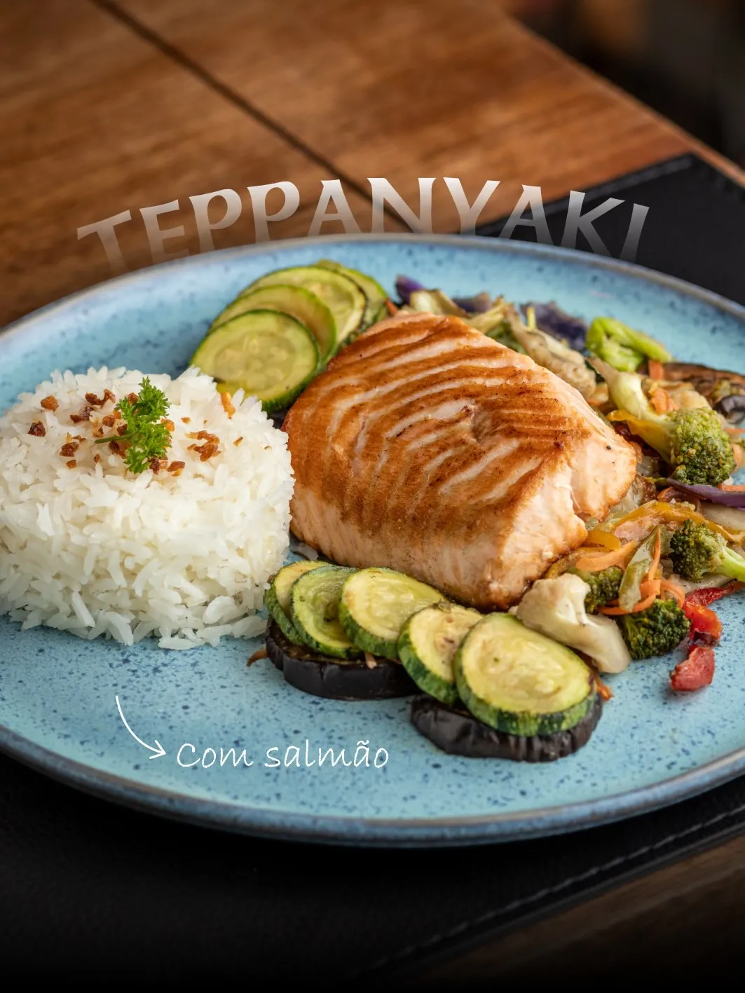 Teppanyaki de Salmão, Filé ou Frango no Toru