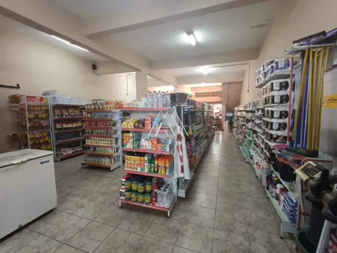 Vendo prédio comercial em Itaúna com excelente localização!