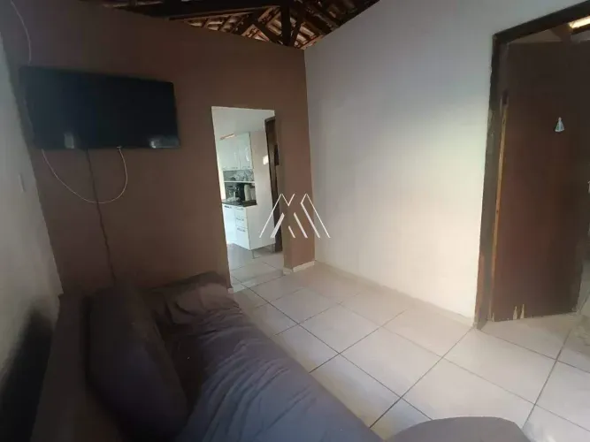 Vendo casa em Itaúna em excelente localização!