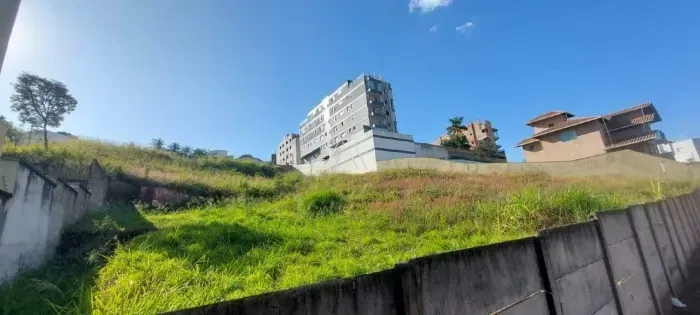 Vendo lote em Itaúna com ótima localização!