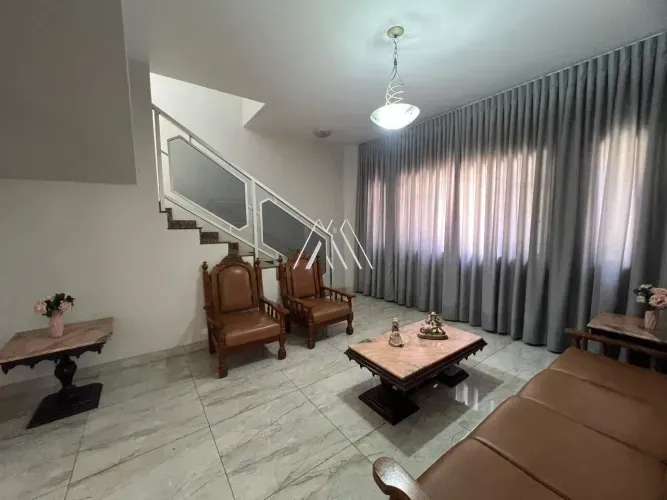 Vendo casa em Itaúna com área gourmet, piscina e sauna em ótima localização
