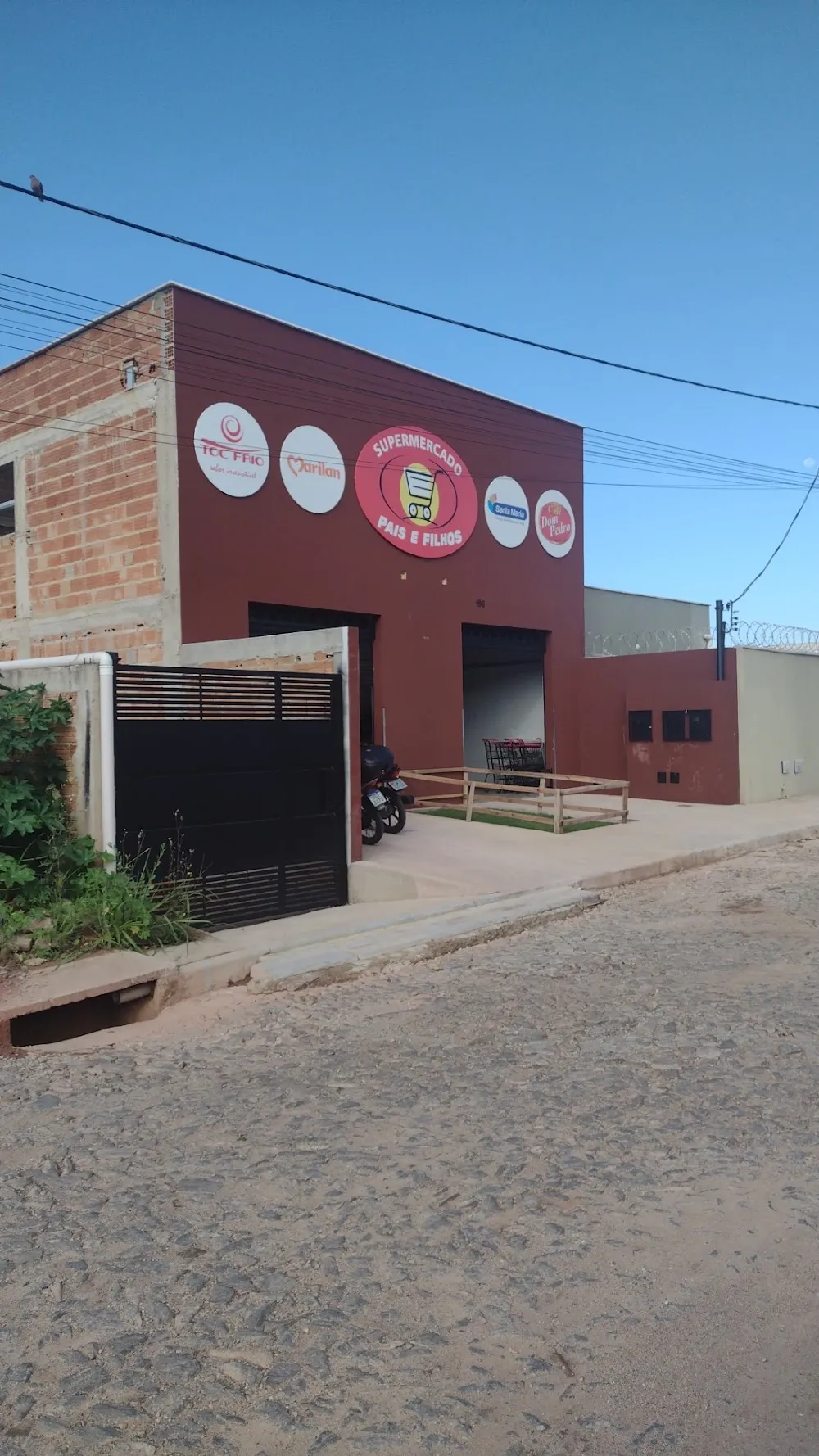 Supermercado Pais e Filhos