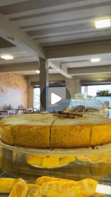 Bolo de Maçã fresquinho na Panificadora Singular