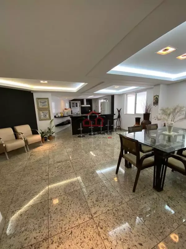 Apartamento à venda, 3 quartos, 1 suíte, 2 vagas no Centro