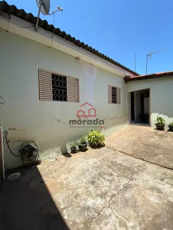 Casa com loja à venda no Itaunense II, 2 quartos e 2 vagas