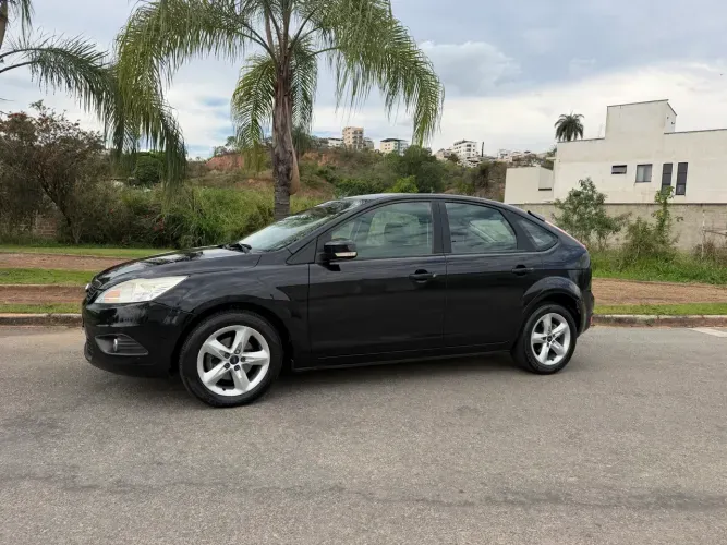 Ford Focus 1.6 S/se/se Plus Flex 8v/16v 5P 2011