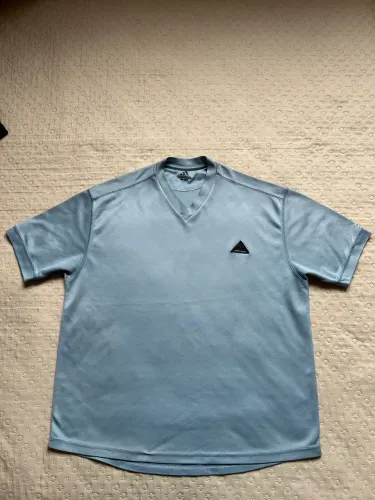 Camiseta Adidas Adventure original