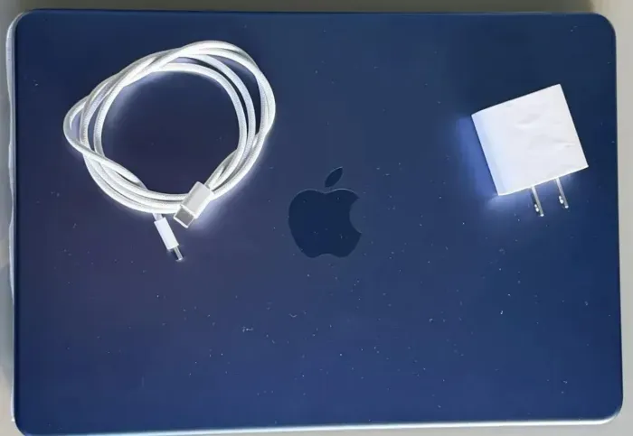 MacBook Neo 512 índigo