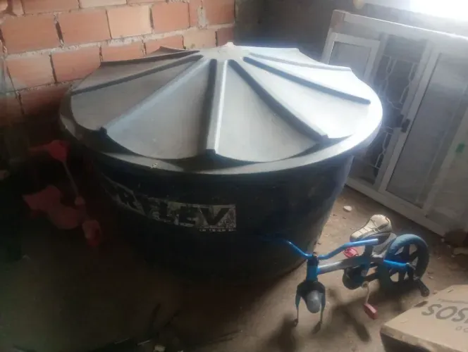 Vendo caixa d'água