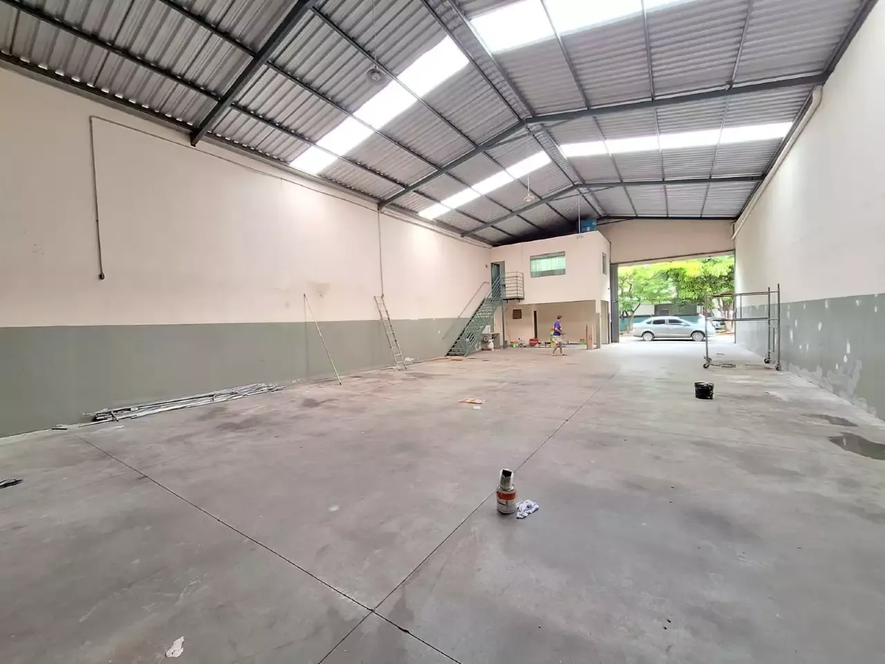 GALPÃO COM ÓTIMA LOCALIZAÇÃO — Galpão comercial para alugar no Eldorado