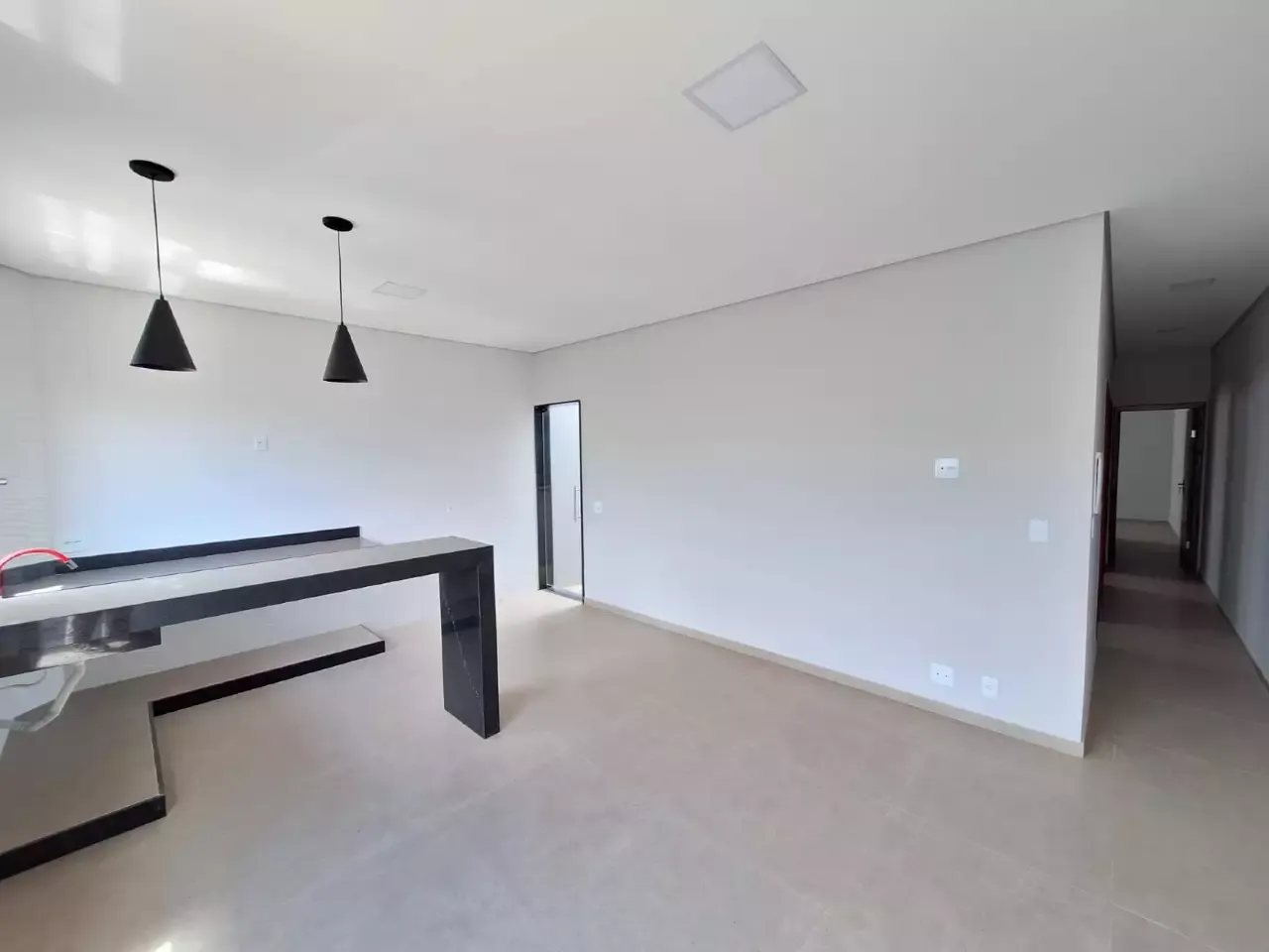 Casa Nova com Ótima Localização — 3 quartos para alugar
