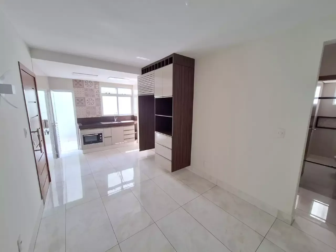 Apartamento com localização central para alugar — 3 quartos, Centro
