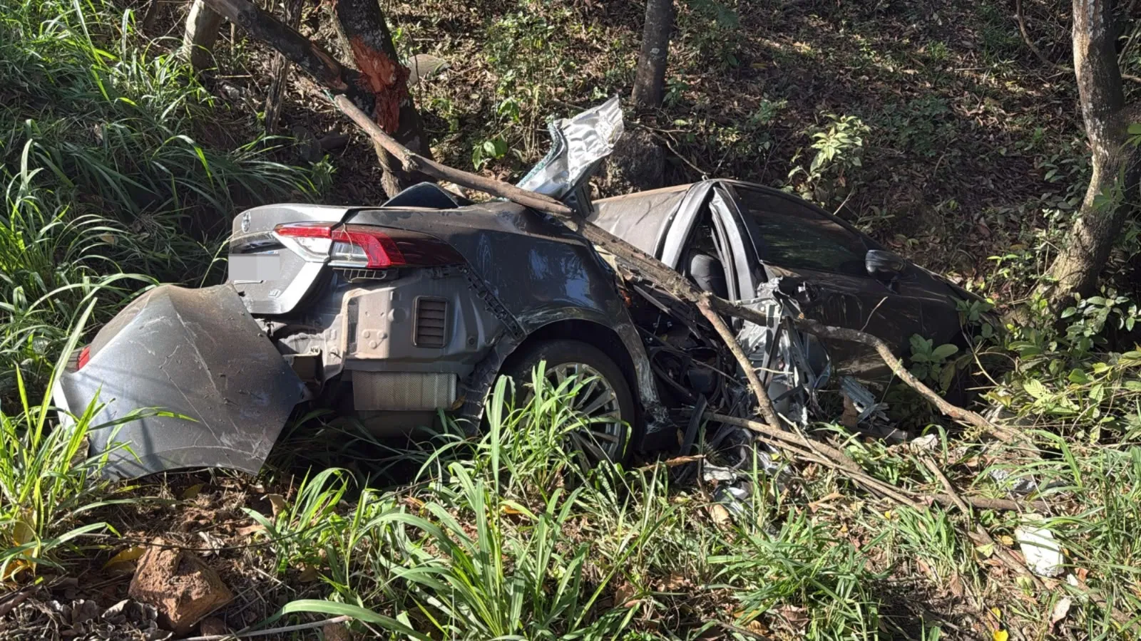 Afunilamento de pista, provoca acidente entre veículos na MG-050