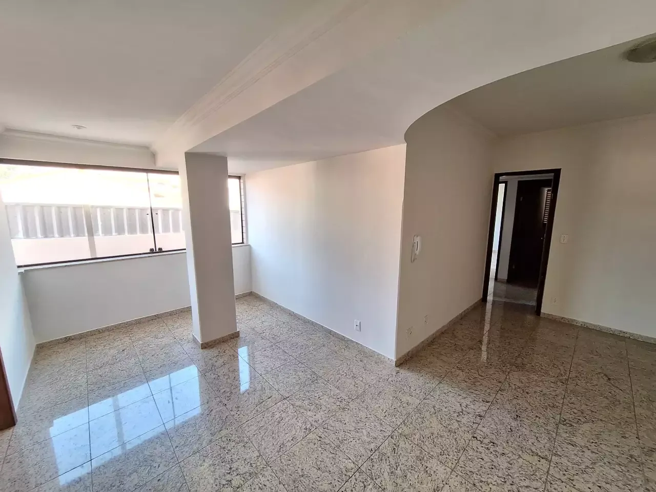 Apartamento com Ótima Localização – 3 quartos no Centro