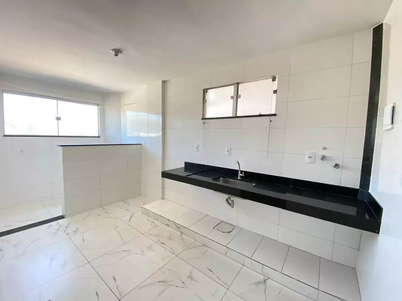 Apartamento com suíte para alugar no Jadir Marinho