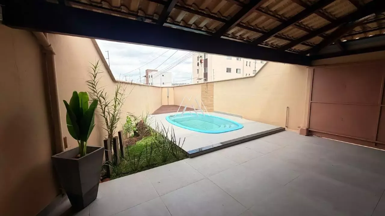 Casa 3 quartos à venda no Residencial Santanense – 200 m²
