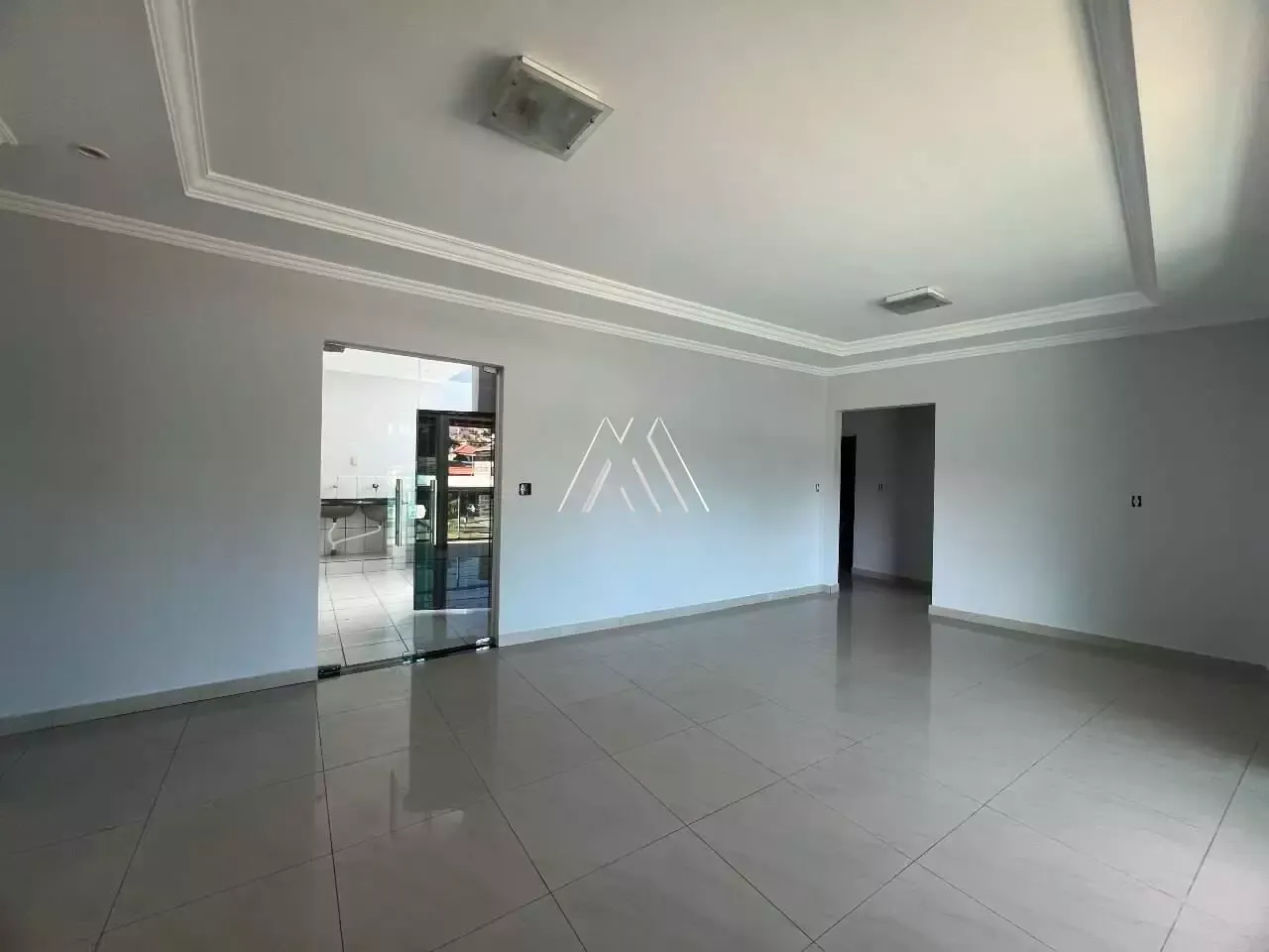 Vendo casa com um ponto comercial no Pio XII com ótima localização!