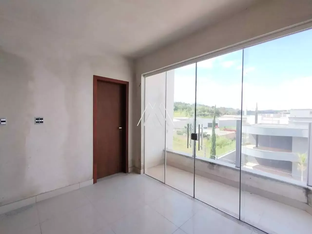 Vendo apartamento no Sion com sacada e bancadas em granito na cozinha!