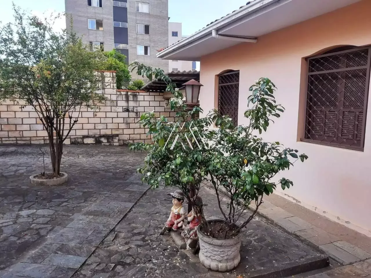 Vendo casa em Itaúna em excelente localização!